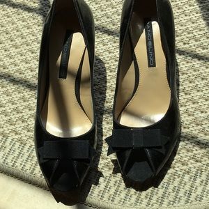 Bandolino patent open toed dress shoe